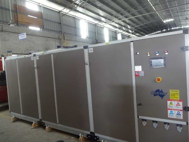 التسليم في الوقت المحدد: نظام بيئة حمام السباحة الداخلي