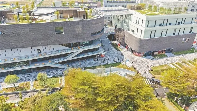 مشروع حمام سباحة مركز Blueway الرياضي والثقافي: مركز Shenzhen Yutang الرياضي والثقافي